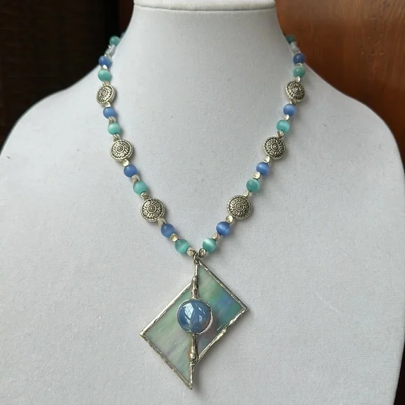 Unique Beaded & Glass Necklace - Picture 3 of 9